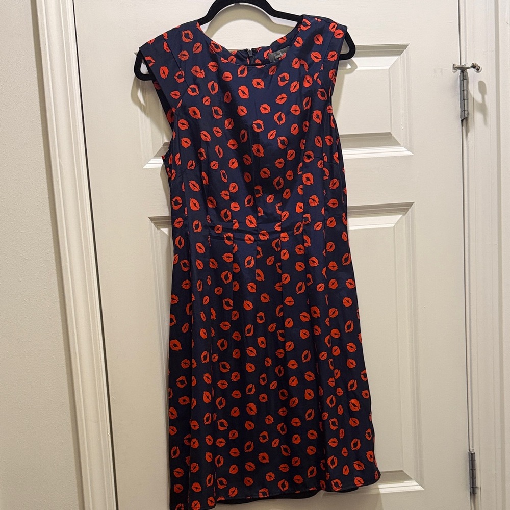 Neiman Marcus Navy Sleeveless Dress with Red Lip Print